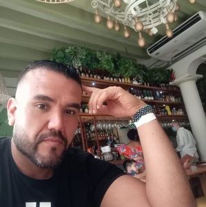 Meet your Posher, Alvaro javier